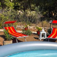 Esterni - piscina e sdraio